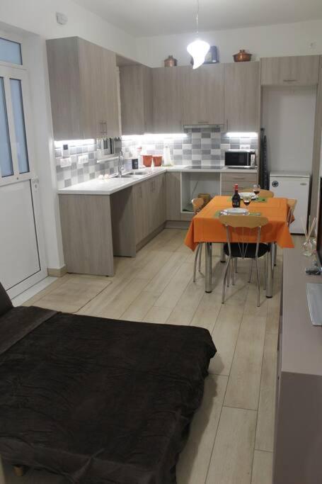 Ranias'S House 2 Apartment Piraeus Exterior photo